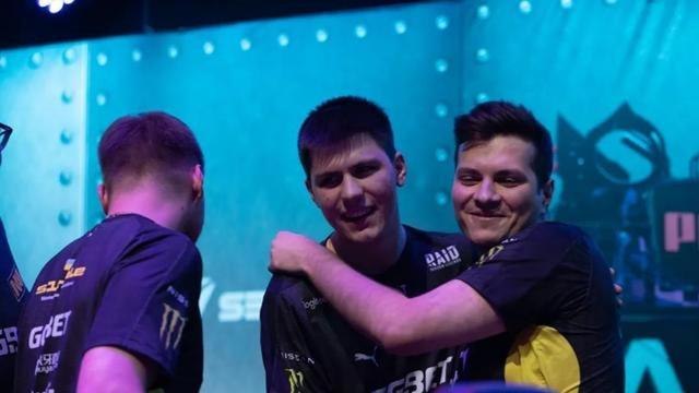 首日的气氛 首日的气氛