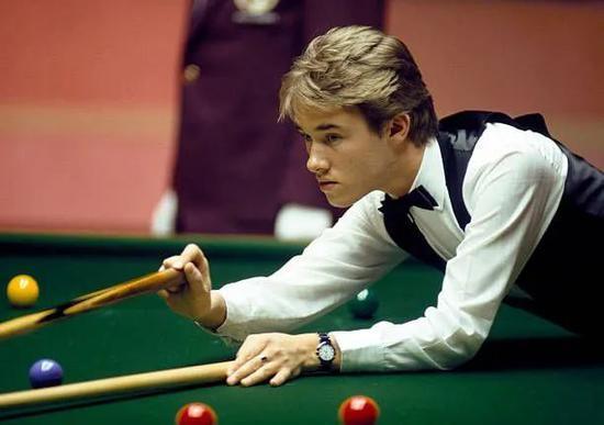 面对来球直 面对来球直